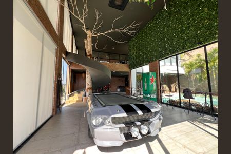 Casa à venda com 1200m², 4 quartos e 8 vagas Casa à venda com 1200m², 4 quartos e 8 vagasSala/Cozinha