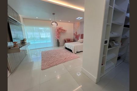 Casa à venda com 1200m², 4 quartos e 8 vagas Casa à venda com 1200m², 4 quartos e 8 vagasSuíte 4