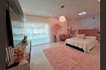 Casa à venda com 1200m², 4 quartos e 8 vagas Casa à venda com 1200m², 4 quartos e 8 vagasSuíte 4