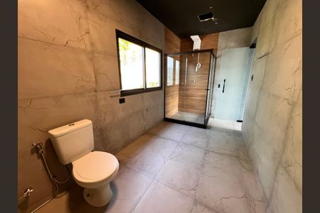 Casa à venda com 1200m², 4 quartos e 8 vagas Casa à venda com 1200m², 4 quartos e 8 vagasLavabo do escritório