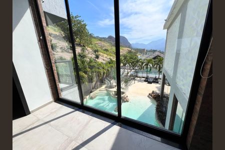 Casa à venda com 1200m², 4 quartos e 8 vagas Casa à venda com 1200m², 4 quartos e 8 vagasÁrea comum - Academia