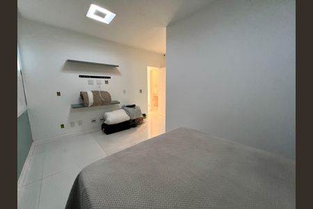 Casa à venda com 1200m², 4 quartos e 8 vagas Casa à venda com 1200m², 4 quartos e 8 vagassuíte