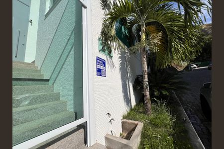 Casa à venda com 1200m², 4 quartos e 8 vagas Casa à venda com 1200m², 4 quartos e 8 vagasFachada/Placa