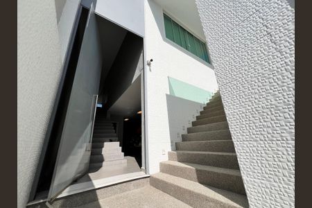 Casa à venda com 1200m², 4 quartos e 8 vagas Casa à venda com 1200m², 4 quartos e 8 vagasCorredor