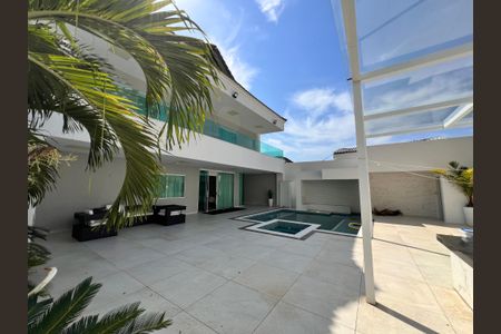 Casa à venda com 1200m², 4 quartos e 8 vagas Casa à venda com 1200m², 4 quartos e 8 vagasÁrea comum