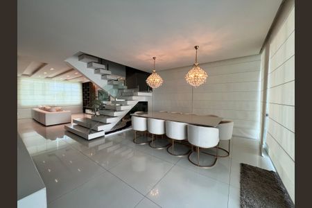 Casa à venda com 1200m², 4 quartos e 8 vagas Casa à venda com 1200m², 4 quartos e 8 vagasSala 2