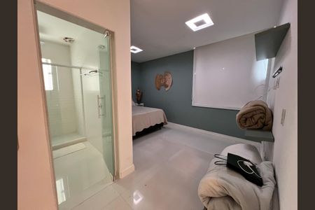 Casa à venda com 1200m², 4 quartos e 8 vagas Casa à venda com 1200m², 4 quartos e 8 vagassuíte