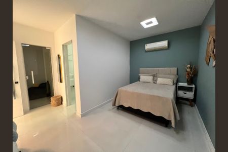 Casa à venda com 1200m², 4 quartos e 8 vagas Casa à venda com 1200m², 4 quartos e 8 vagassuíte