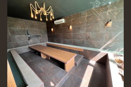 Casa à venda com 1200m², 4 quartos e 8 vagas Casa à venda com 1200m², 4 quartos e 8 vagasÁrea comum