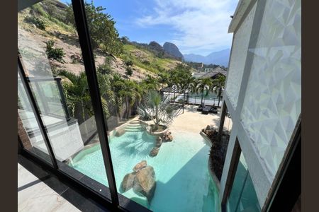 Casa à venda com 1200m², 4 quartos e 8 vagas Casa à venda com 1200m², 4 quartos e 8 vagasÁrea comum - Academia