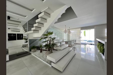 Casa à venda com 1200m², 4 quartos e 8 vagas Casa à venda com 1200m², 4 quartos e 8 vagasSala 2