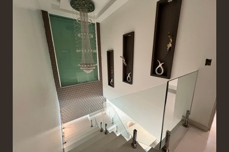 Casa à venda com 1200m², 4 quartos e 8 vagas Casa à venda com 1200m², 4 quartos e 8 vagasCorredor