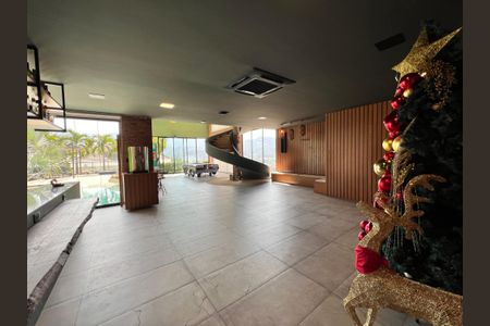 Casa à venda com 1200m², 4 quartos e 8 vagas Casa à venda com 1200m², 4 quartos e 8 vagasSala/Cozinha