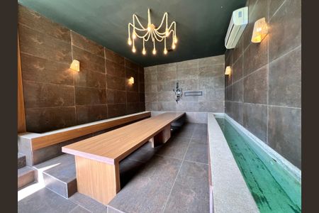 Casa à venda com 1200m², 4 quartos e 8 vagas Casa à venda com 1200m², 4 quartos e 8 vagasÁrea comum