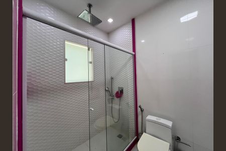 Casa à venda com 1200m², 4 quartos e 8 vagas Casa à venda com 1200m², 4 quartos e 8 vagasBanheiro da Suíte 4