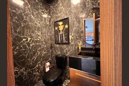 Casa à venda com 1200m², 4 quartos e 8 vagas Casa à venda com 1200m², 4 quartos e 8 vagasLavabo 2 do escritório