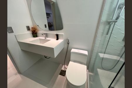 Casa à venda com 1200m², 4 quartos e 8 vagas Casa à venda com 1200m², 4 quartos e 8 vagasBanheiro da Suíte