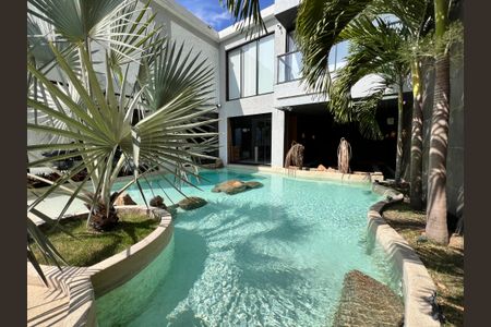 Casa à venda com 1200m², 4 quartos e 8 vagas Casa à venda com 1200m², 4 quartos e 8 vagasÁrea comum