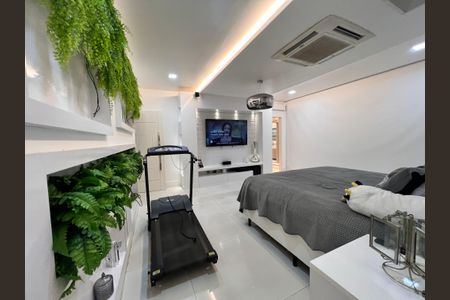 Casa à venda com 1200m², 4 quartos e 8 vagas Casa à venda com 1200m², 4 quartos e 8 vagassuíte 3