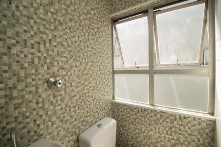 Apartamento à venda com 70m², 3 quartos e 1 vaga Apartamento à venda com 70m², 3 quartos e 1 vagaBanheiro Suite