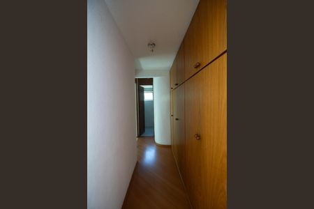 Apartamento à venda com 70m², 3 quartos e 1 vaga Apartamento à venda com 70m², 3 quartos e 1 vagaCorredor com Armario