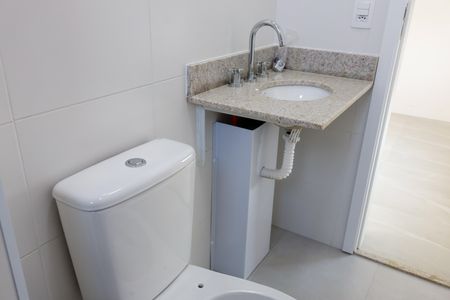 Apartamento à venda com 64m², 2 quartos e 2 vagas Apartamento à venda com 64m², 2 quartos e 2 vagasBanheiro da Suíte 1