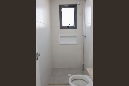 Apartamento à venda com 64m², 2 quartos e 2 vagas Apartamento à venda com 64m², 2 quartos e 2 vagasBanheiro da Suíte 1