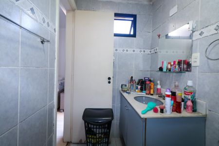Apartamento à venda com 124m², 3 quartos e 2 vagas Apartamento à venda com 124m², 3 quartos e 2 vagasBanheiro da Suíte