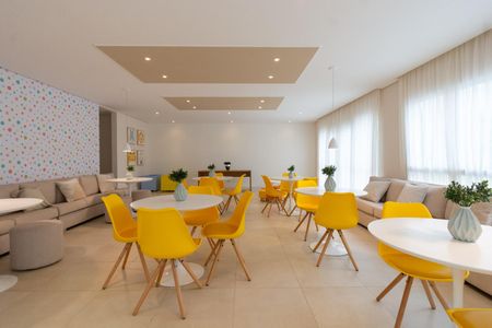 Apartamento à venda com 75m², 3 quartos e 2 vagas Apartamento à venda com 75m², 3 quartos e 2 vagasÁrea comum - Salão de festas