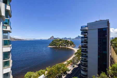 Apartamento à venda com 198m², 4 quartos e 2 vagas Apartamento à venda com 198m², 4 quartos e 2 vagasSuíte 2