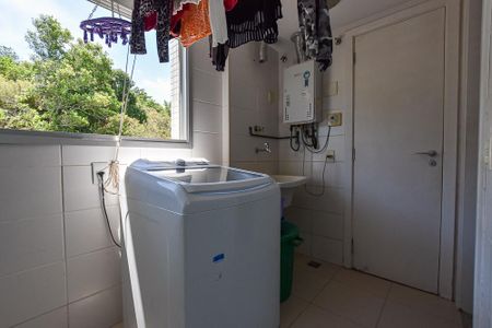 Apartamento à venda com 198m², 4 quartos e 2 vagas Apartamento à venda com 198m², 4 quartos e 2 vagasÁrea de Serviço