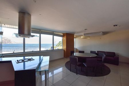 Apartamento à venda com 198m², 4 quartos e 2 vagas Apartamento à venda com 198m², 4 quartos e 2 vagasÁrea comum