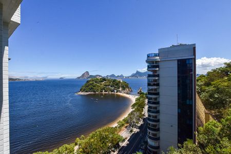 Apartamento à venda com 198m², 4 quartos e 2 vagas Apartamento à venda com 198m², 4 quartos e 2 vagasVista do Quarto 2