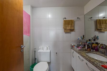Apartamento à venda com 198m², 4 quartos e 2 vagas Apartamento à venda com 198m², 4 quartos e 2 vagasBanheiro da Suíte 2