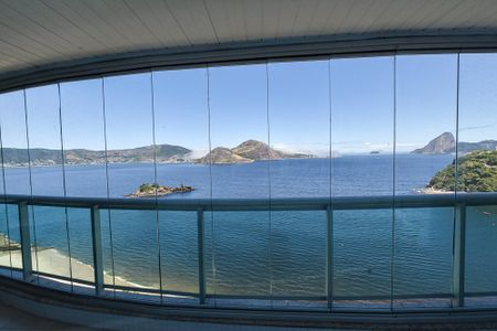 Apartamento à venda com 198m², 4 quartos e 2 vagas Apartamento à venda com 198m², 4 quartos e 2 vagasQuarto 1