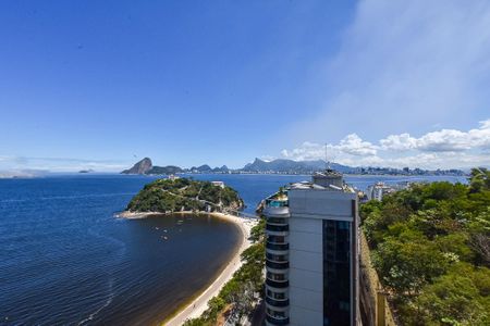 Apartamento à venda com 198m², 4 quartos e 2 vagas Apartamento à venda com 198m², 4 quartos e 2 vagasÁrea comum