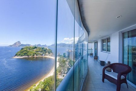 Apartamento à venda com 198m², 4 quartos e 2 vagas Apartamento à venda com 198m², 4 quartos e 2 vagasVista da Sala