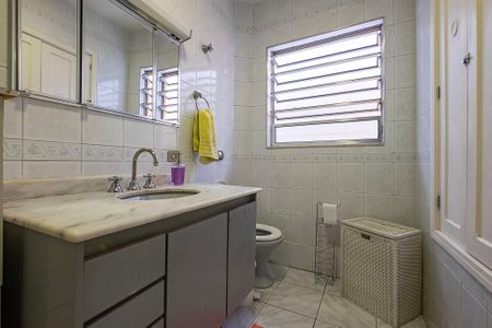 Casa à venda com 102m², 2 quartos e 2 vagas Casa à venda com 102m², 2 quartos e 2 vagasBanheiro