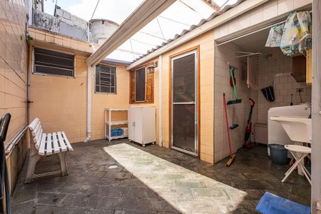 Casa à venda com 102m², 2 quartos e 2 vagas Casa à venda com 102m², 2 quartos e 2 vagasQuintal