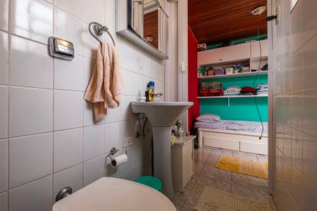 Casa à venda com 102m², 2 quartos e 2 vagas Casa à venda com 102m², 2 quartos e 2 vagasEdícula