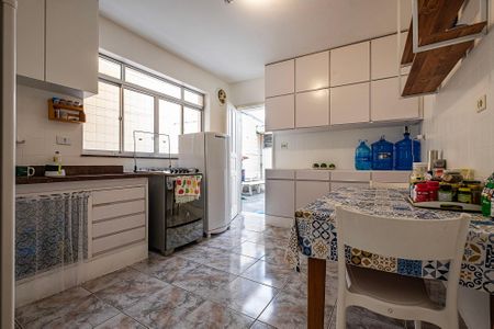 Casa à venda com 102m², 2 quartos e 2 vagas Casa à venda com 102m², 2 quartos e 2 vagasCozinha