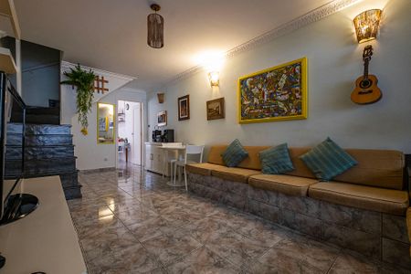 Casa à venda com 102m², 2 quartos e 2 vagas Casa à venda com 102m², 2 quartos e 2 vagasSala