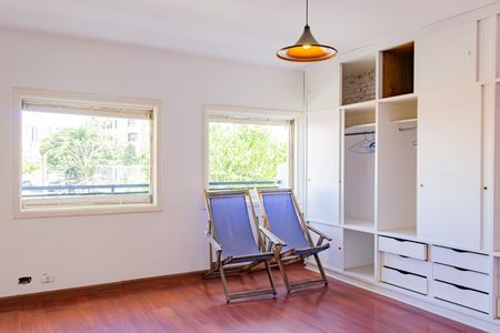 Casa à venda com 276m², 4 quartos e 4 vagas Casa à venda com 276m², 4 quartos e 4 vagasSuíte