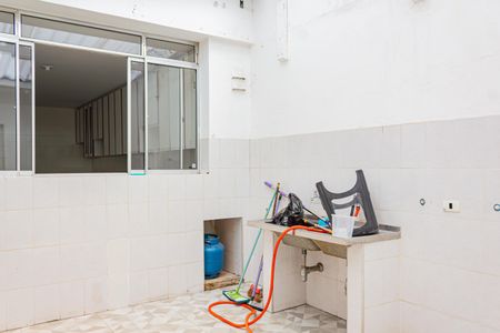 Casa à venda com 276m², 4 quartos e 4 vagas Casa à venda com 276m², 4 quartos e 4 vagasÁrea de Serviço