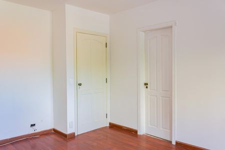 Casa à venda com 276m², 4 quartos e 4 vagas Casa à venda com 276m², 4 quartos e 4 vagasSuíte