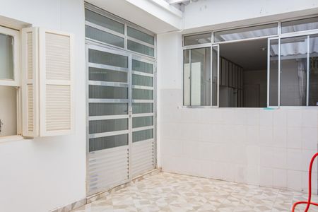 Casa à venda com 276m², 4 quartos e 4 vagas Casa à venda com 276m², 4 quartos e 4 vagasÁrea de Serviço