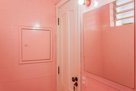 Casa à venda com 276m², 4 quartos e 4 vagas Casa à venda com 276m², 4 quartos e 4 vagasLavabo