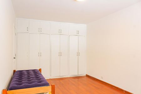 Casa à venda com 276m², 4 quartos e 4 vagas Casa à venda com 276m², 4 quartos e 4 vagasQuarto 1