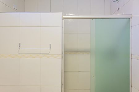 Casa à venda com 276m², 4 quartos e 4 vagas Casa à venda com 276m², 4 quartos e 4 vagasBanheiro Social