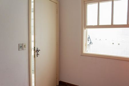 Casa à venda com 276m², 4 quartos e 4 vagas Casa à venda com 276m², 4 quartos e 4 vagasQuarto de Serviço